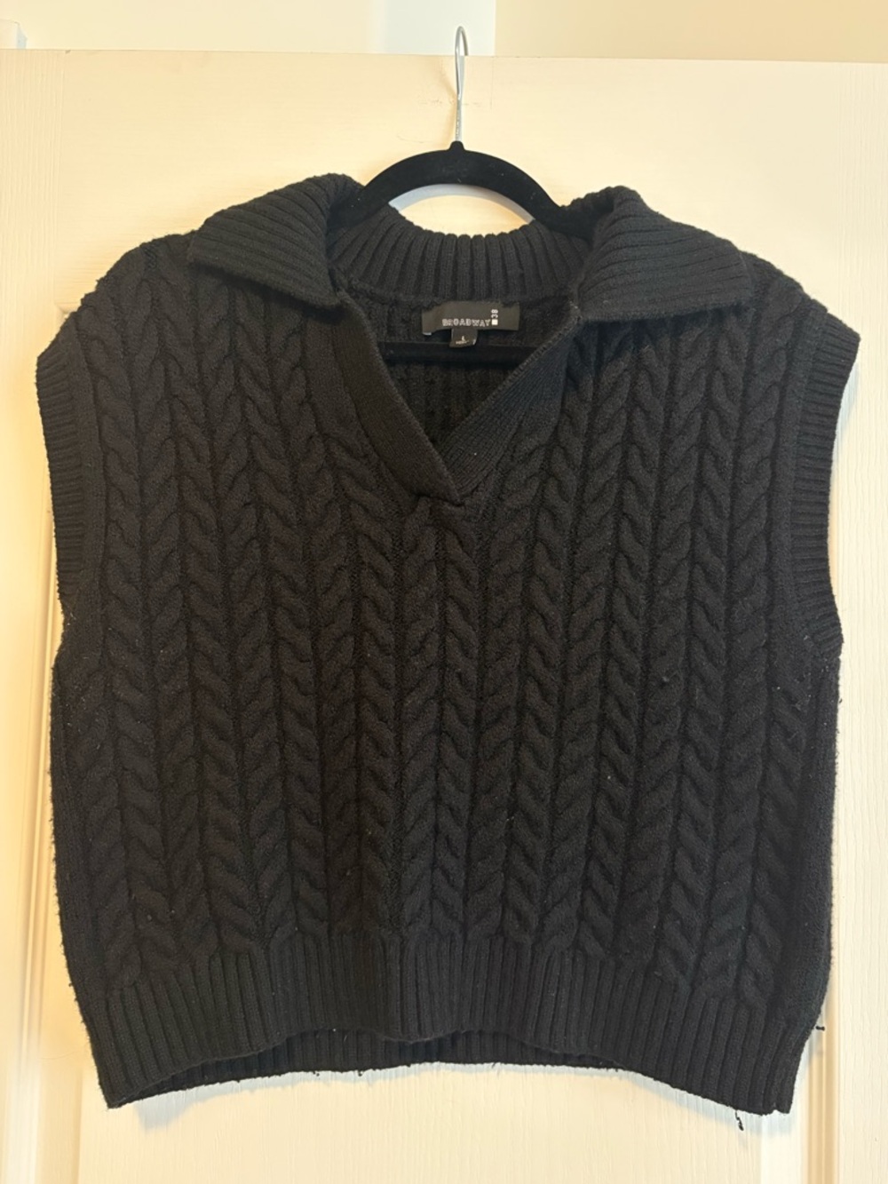 Black Cable Knit Sleeveless Sweater Vest